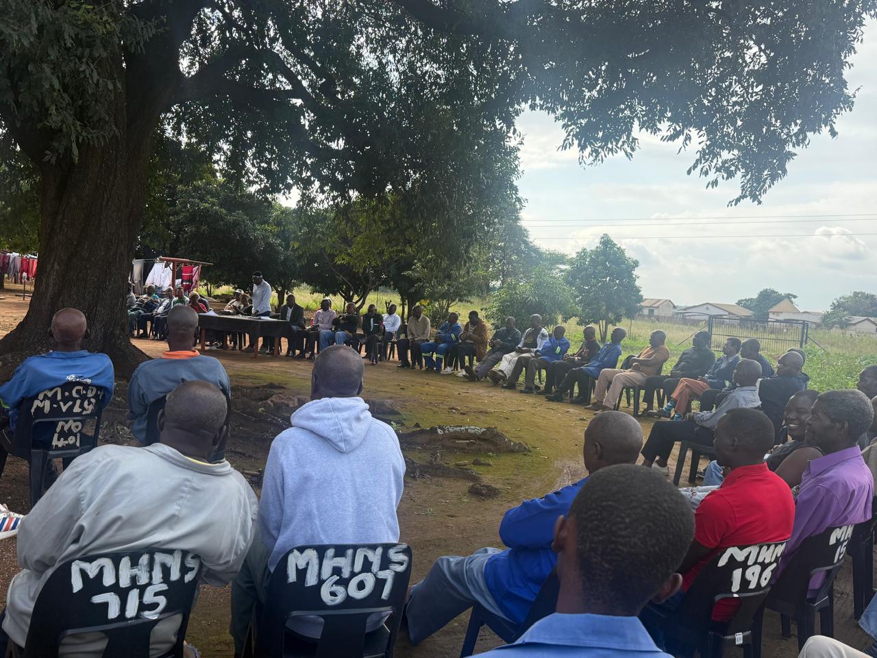 Community meeting — photo 2