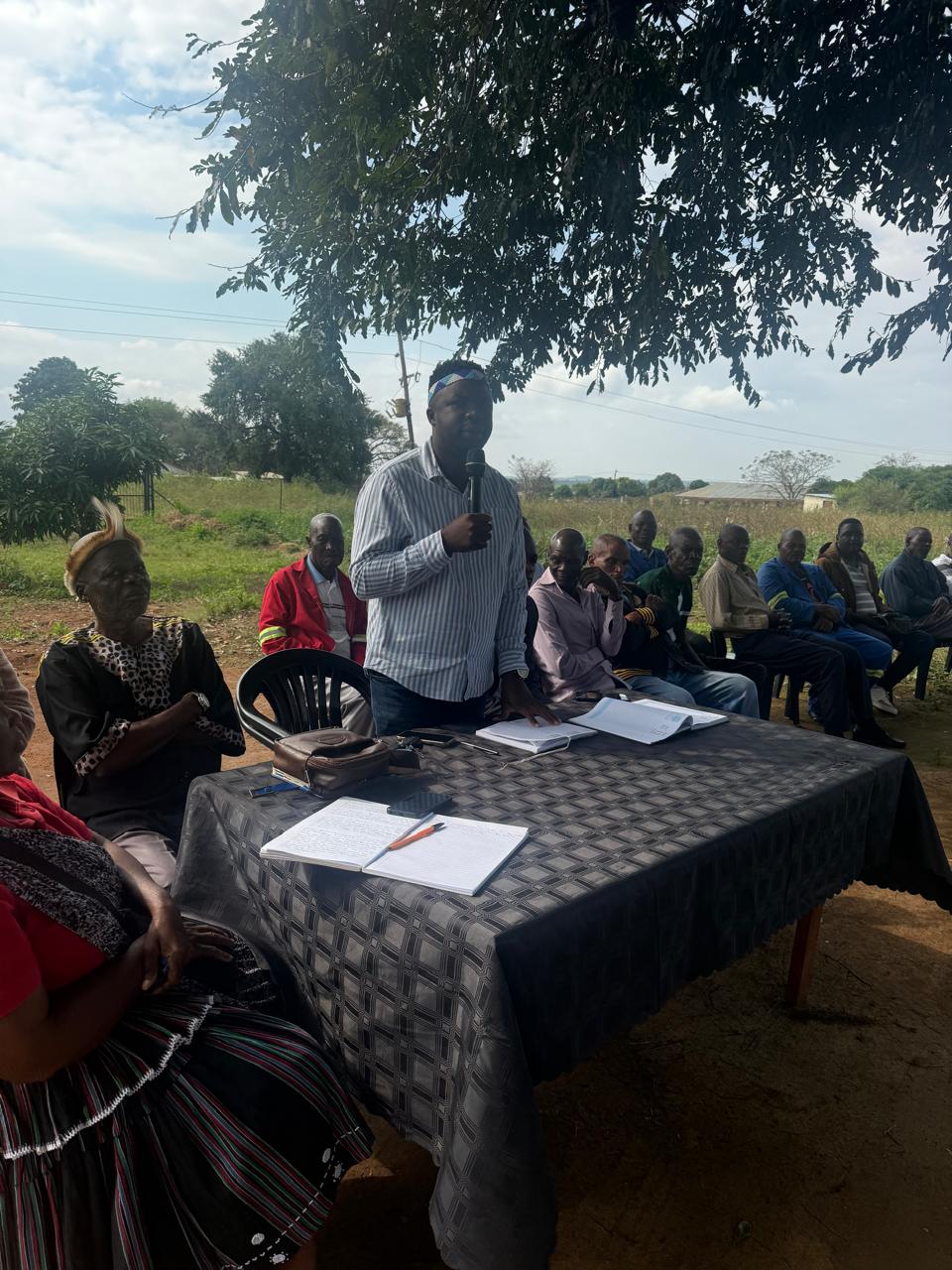 Community meeting — photo 1